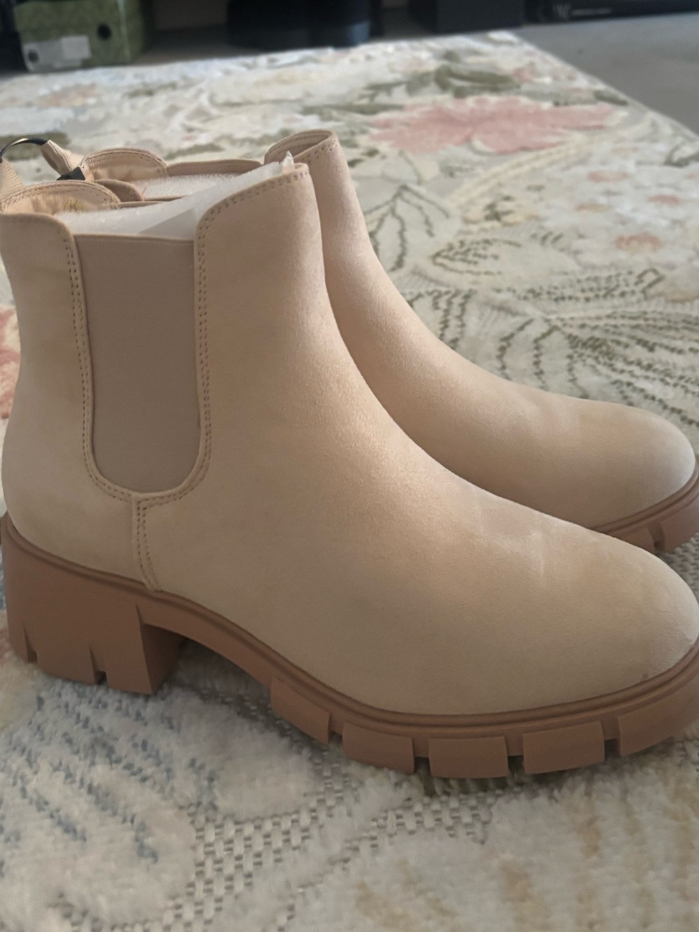 Women’s Cream Chunky Chelsea Boot